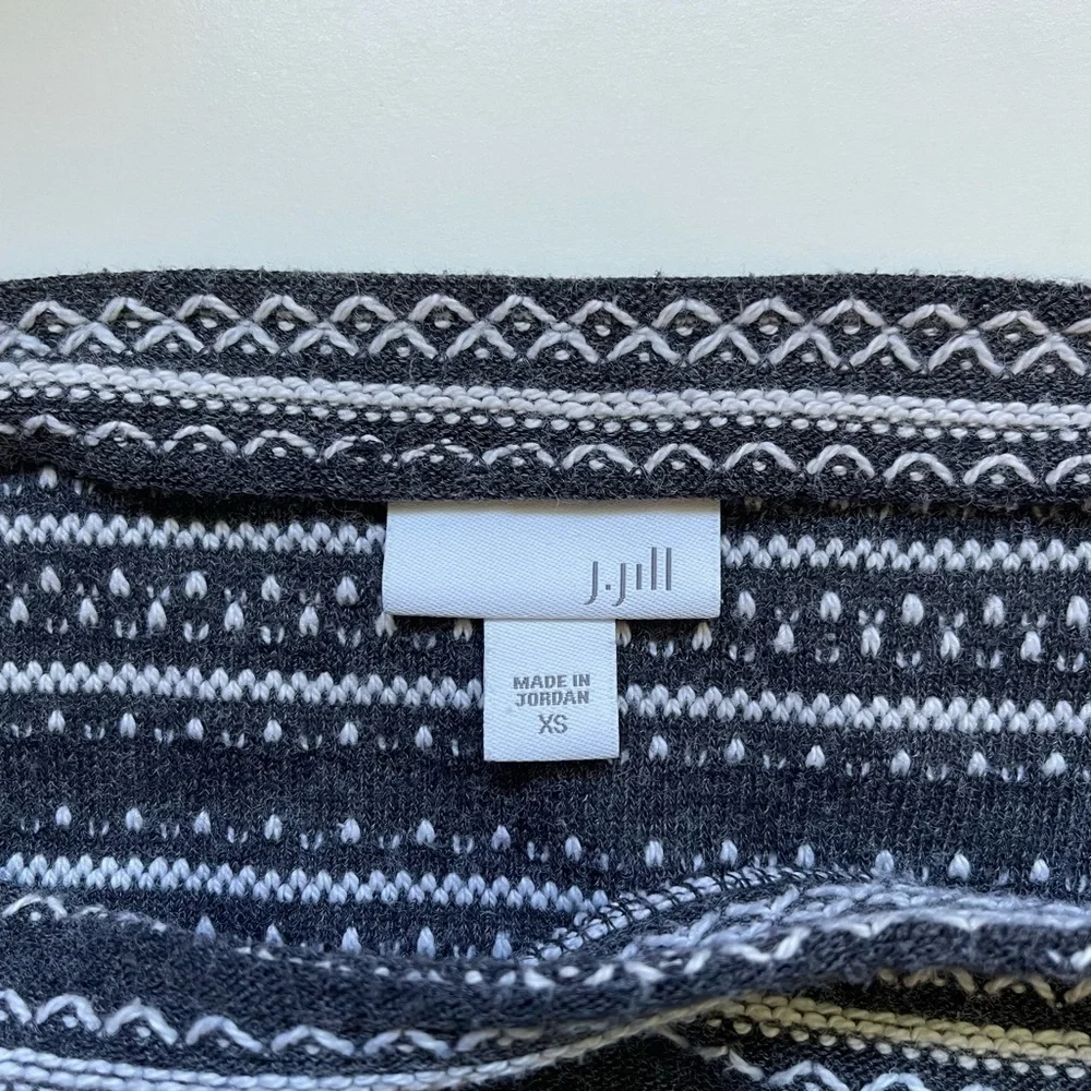 J. Jill Gray & White Embroidered Boatneck Pullover Sweater Xsmall Women’s